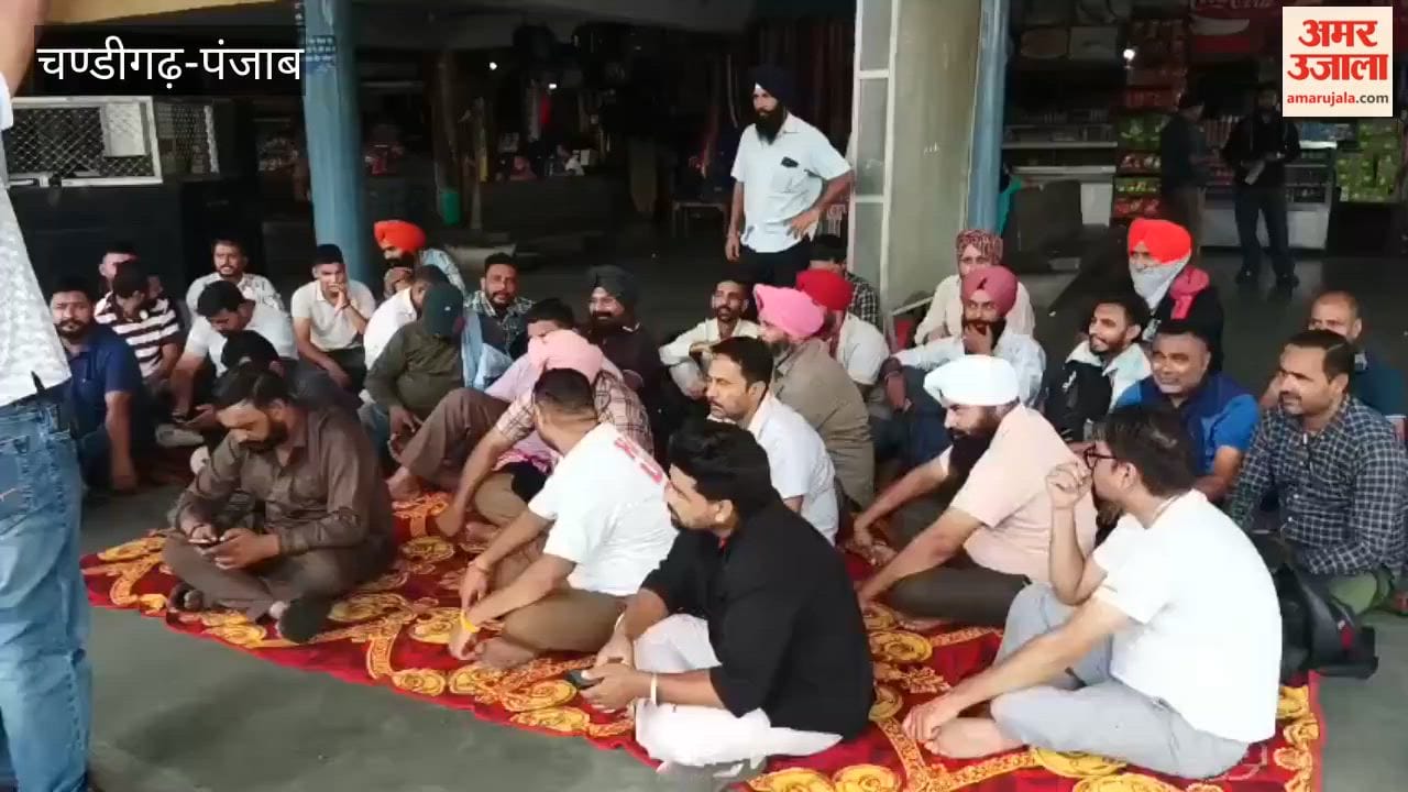 Strike by outsourced and contractual employees of Punjab Roadways-Punbus in Pathankot.