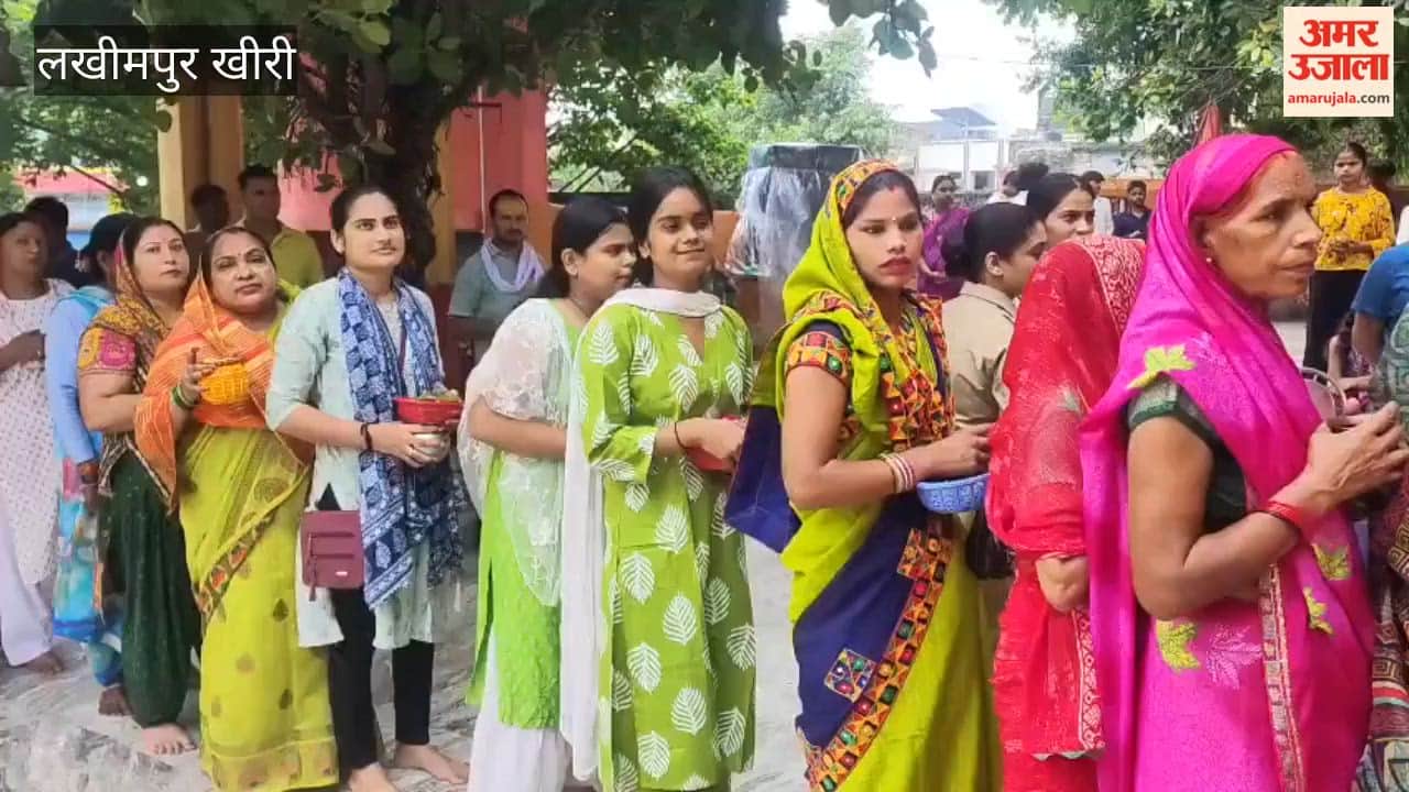 Devotees performed Jalabhishek of Lord Bholenath in Gola Lakhimpur Kheri