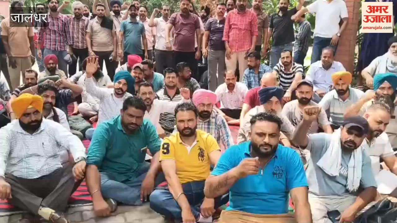 Strike by outsourced Roadways and Punbus employees in Jalandhar