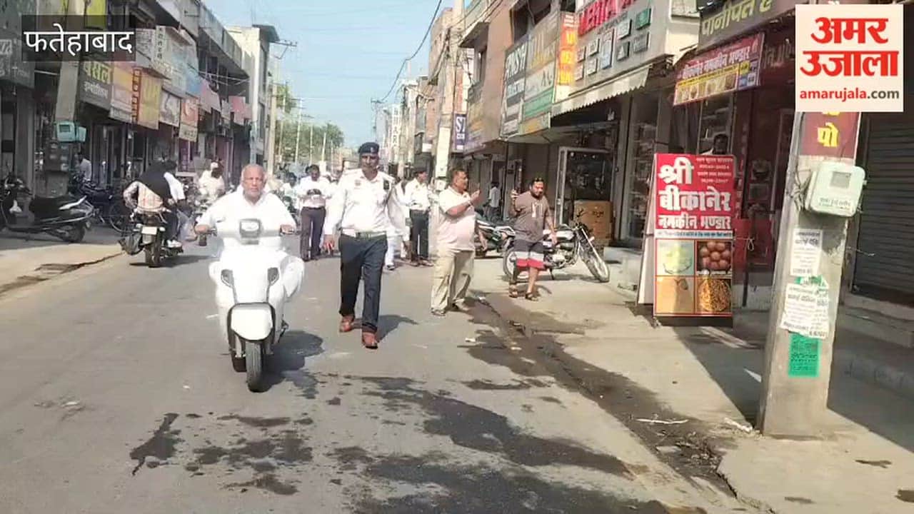 Goods confiscated in Fatehabad from the Old Vegetable Market to DSP Road.