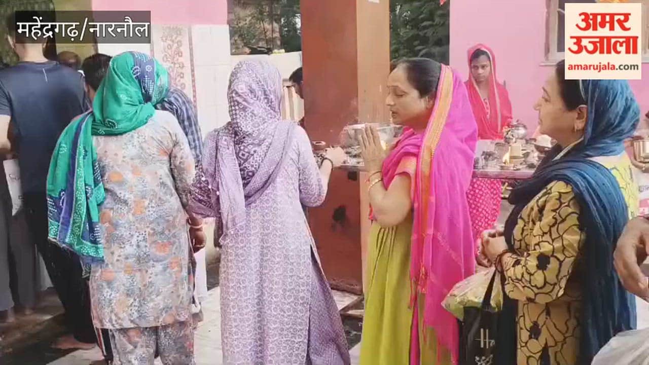 Crowds of devotees thronged the Shiva temples of Narnaul on the first Monday of Sawan.