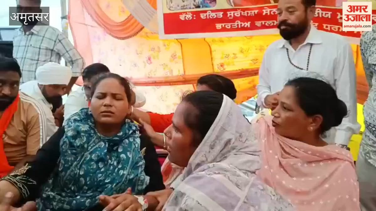 अमृतसर के भंडारी पुल पर भूख हड़ताल के आठवें दिन बिगड़ी प्रदर्शनकारी की तबीयत