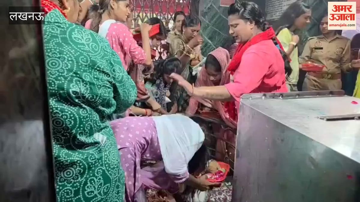 लखनऊ में बारिश भी नहीं रोक सकी आस्था की डगर, बुद्धेश्वर महादेव में उमड़ा जनसैलाब