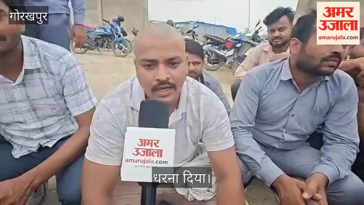 City bus conductors stage a sudden protest in Gorakhpur; 25 buses grounded.