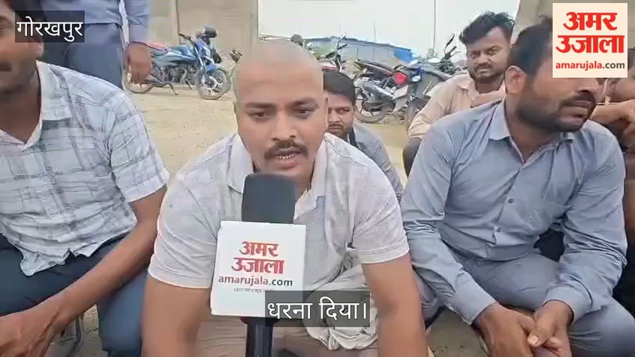 City bus conductors stage a sudden protest in Gorakhpur; 25 buses grounded.