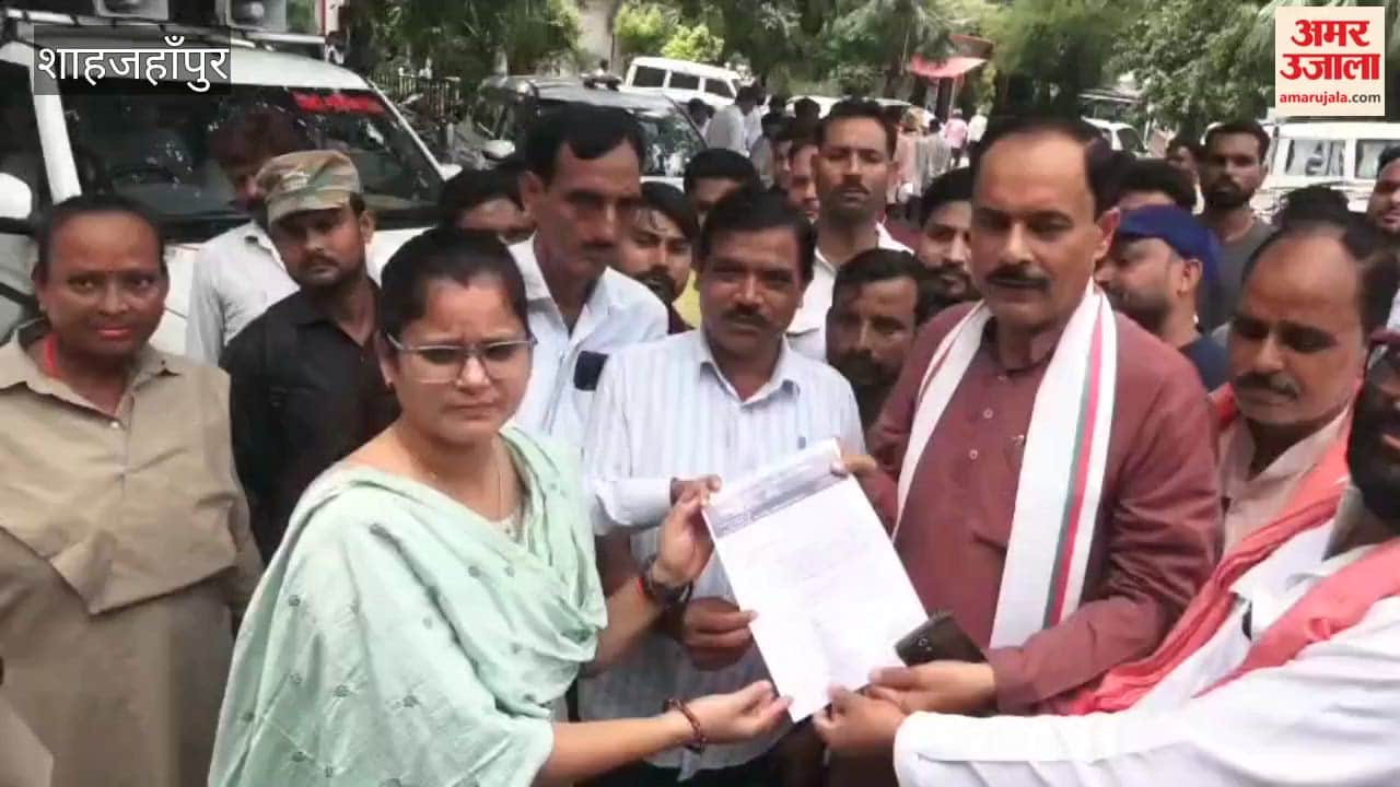 SP leaders submitted a memorandum protesting the closure of hotels and meat shops