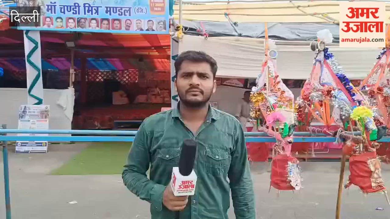 massive crowd of Kanwariyas is thronging Delhi during month of Sawan