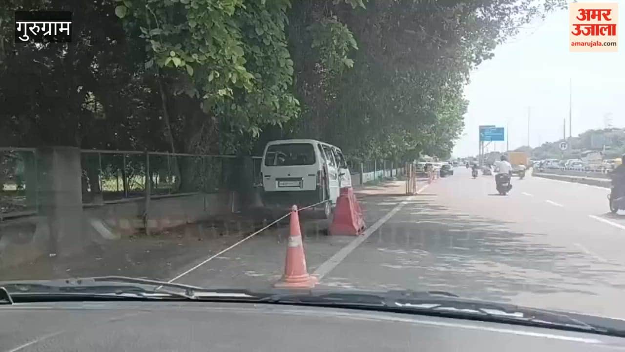 Vehicles parked in path of Kanwariyas on service lane of Delhi-Jaipur Highway