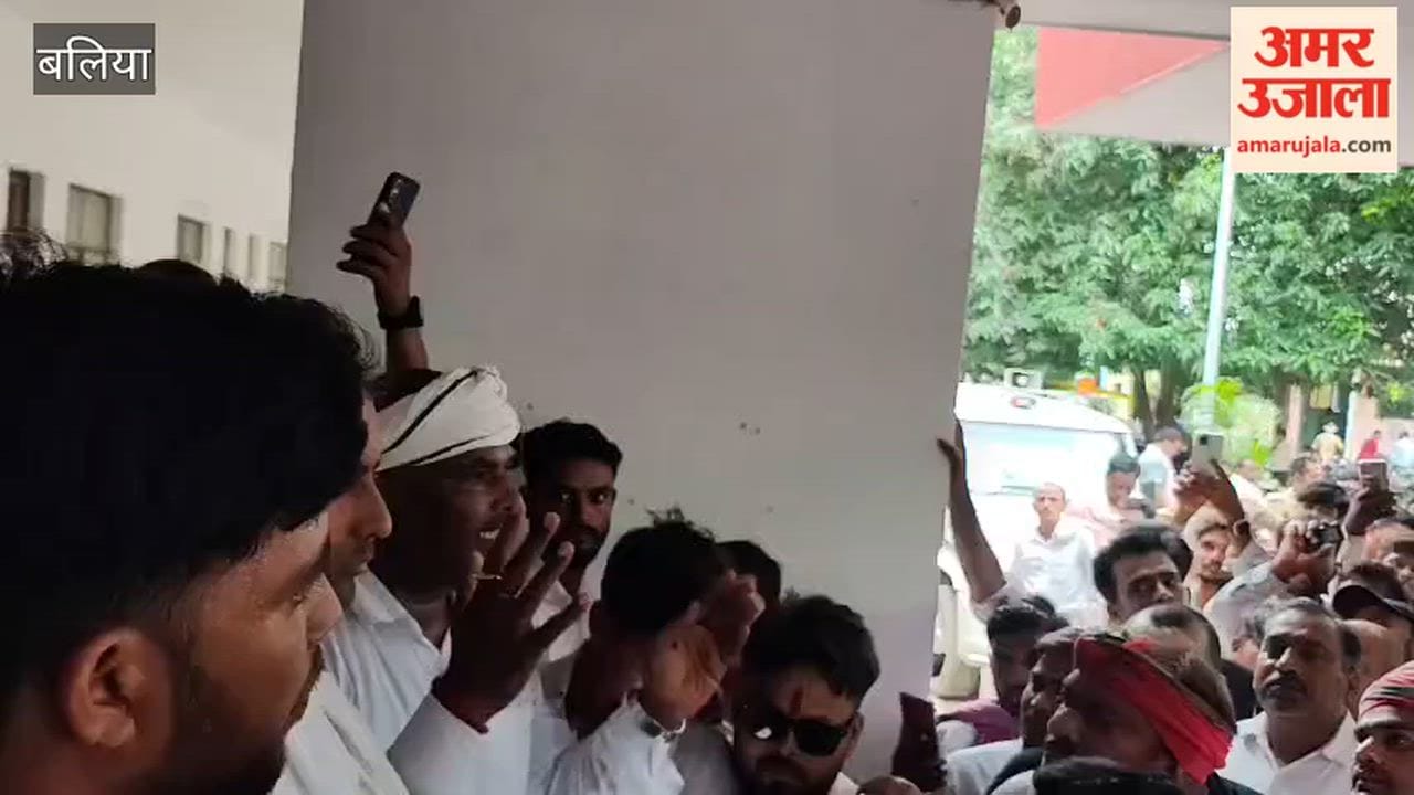 Residents of the Saryu-affected Diyaranchal region protest at the Tehsil office