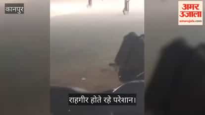 Kanpur Policeman seen drinking alcohol behind a barricade at Nanamau T junction