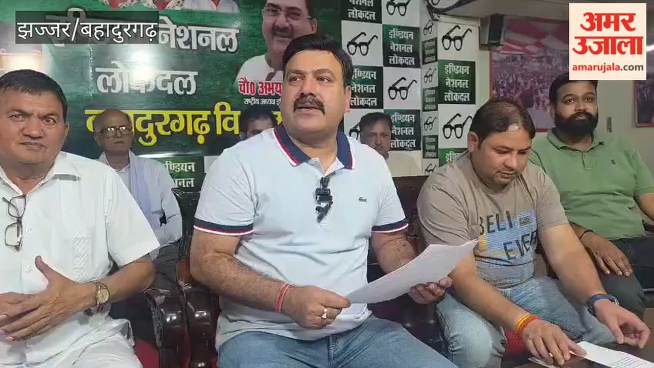 Allegation against Bahadurgarh Municipal Council Chairperson Saroj Rathi regarding the creation of two votes; INLD leader Kapoor Rathi demands legal action.