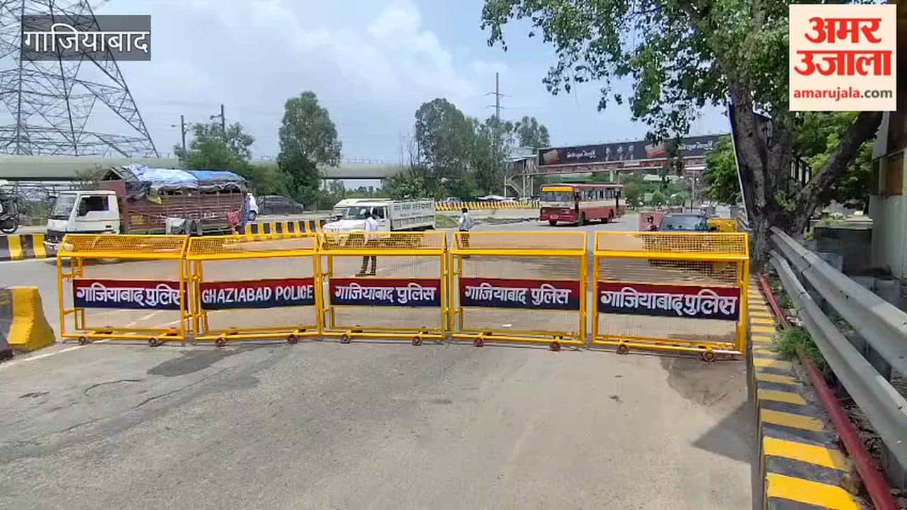 Barricading on route from GT Road to Hindon Chhath Ghat in Ghaziabad for safety of Kanwar pilgrims