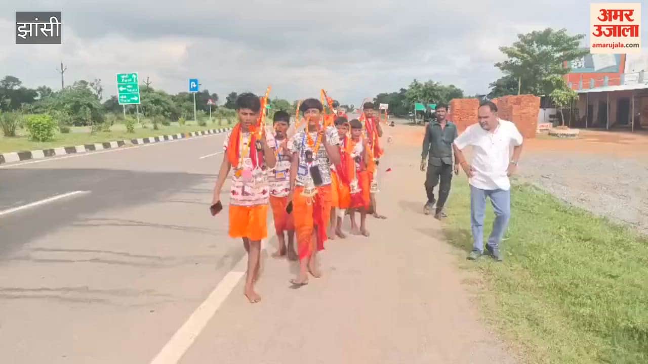 Disabled Shiva devotee's unwavering resolve: Weak in both legs, yet he performs the Kanwar Yatra every year and offers water.