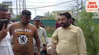 Residents of Ward No. 20 angry over sanitation conditions; warn Municipal Council of agitation.