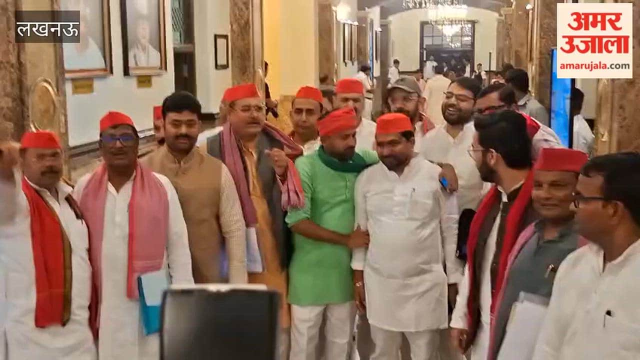 विधानमंडल का मानसून सत्र, सदन में पहुंचे विधायक