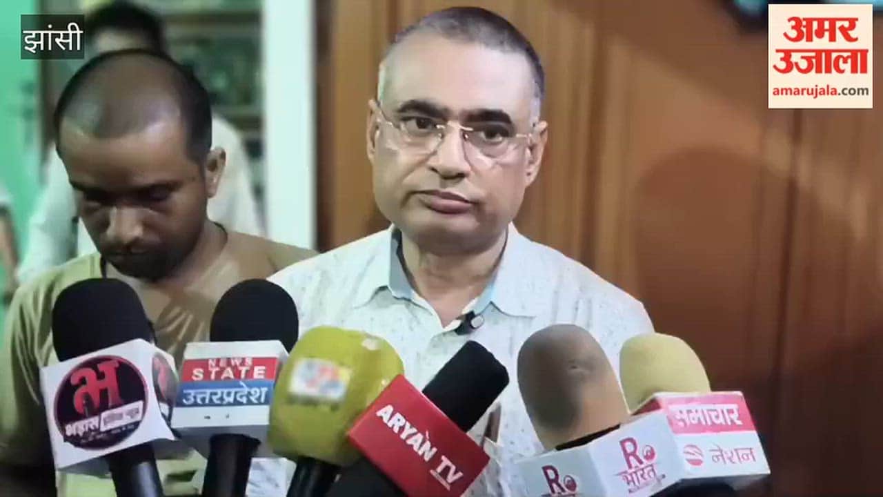 An inspection lasting two hours was conducted at a house in the Nai Basti area of Mauranipur; the physician samples and bills were found to be valid.