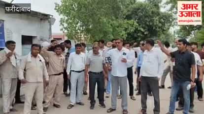 Ballabhgarh: Employees protest demanding the appointment of a General Manager at the Roadways Depot.