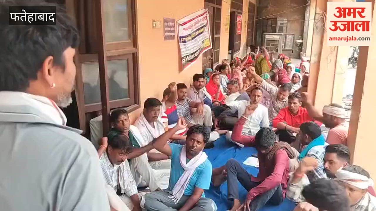 A three-day strike by Municipal Council sanitation workers has begun in Tohana, Fatehabad; they are demanding the implementation of the agreement reached on May 13.