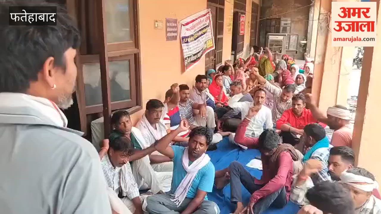 A three-day strike by Municipal Council sanitation workers has begun in Tohana, Fatehabad; they are demanding the implementation of the agreement reached on May 13.