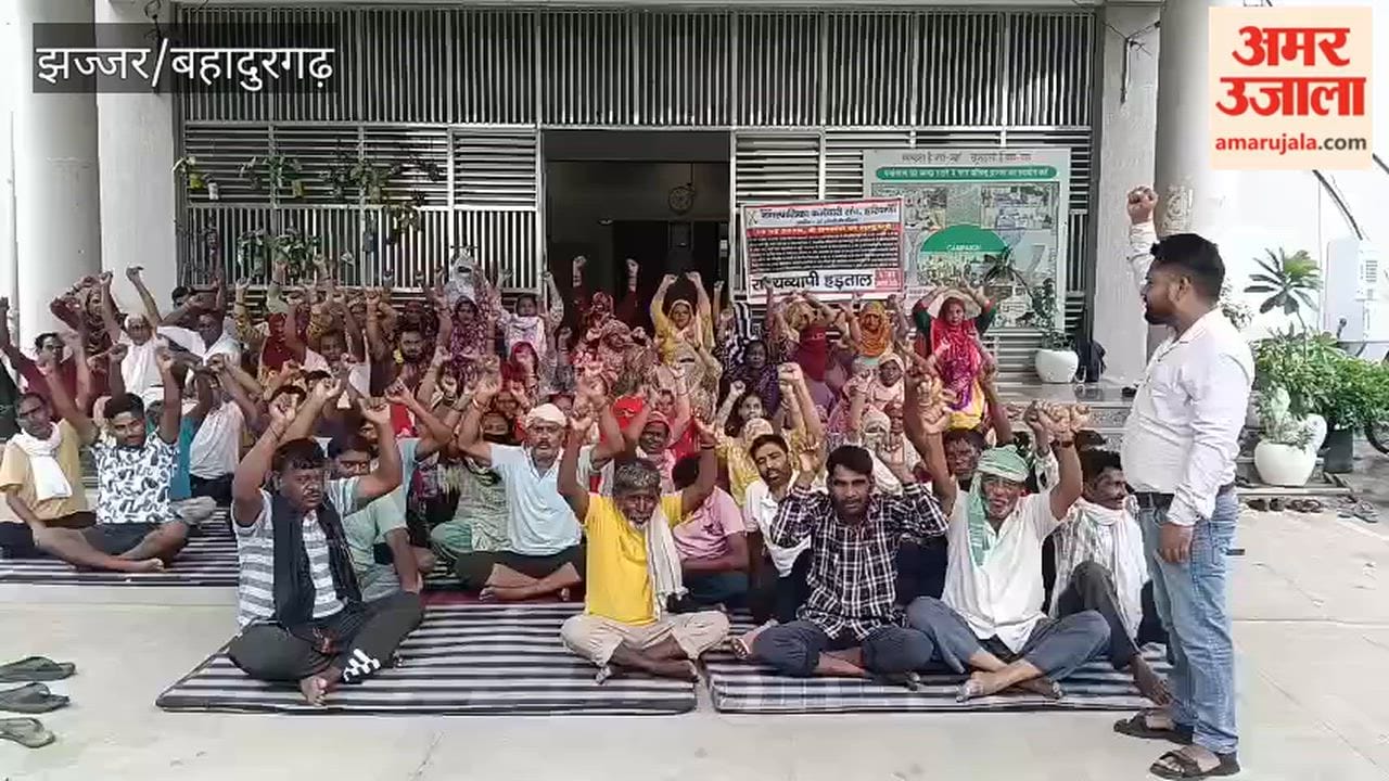 Sanitation workers on strike in Jhajjar; cleaning operations stalled on main roads and in residential colonies.