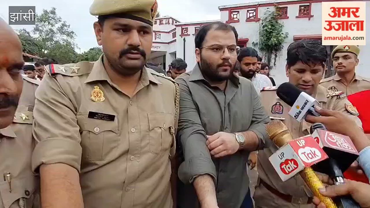 Aaban Ahmed's brother, Ahjam, has arrived in Jhansi; he has appealed to the administration to allow the brothers to attend the burial.