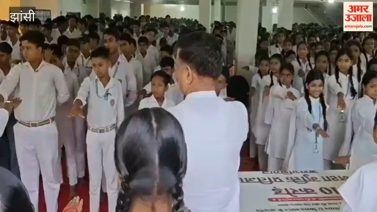 School students were administered a pledge to make society free from substance abuse.