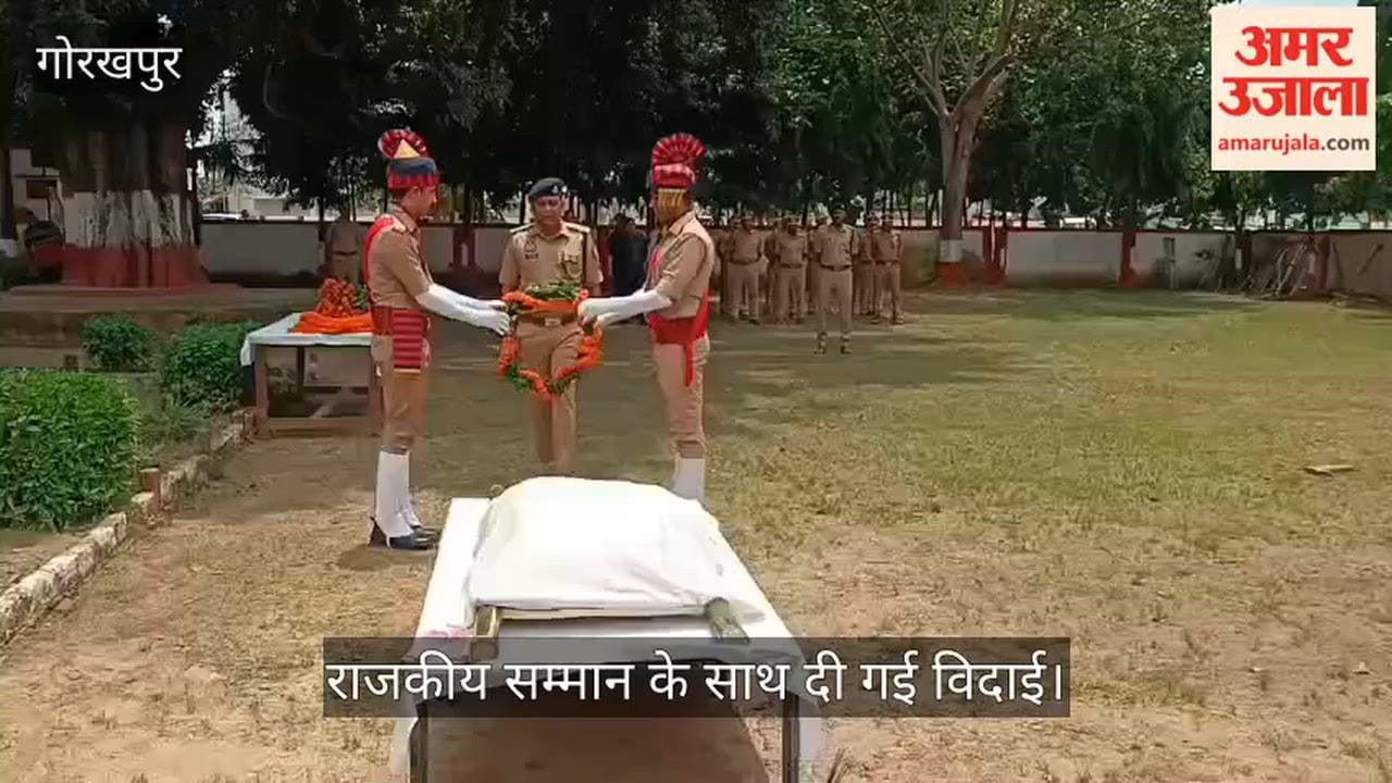 'Venmore', a sniffer dog deployed for the security of Gorakhnath Temple, dies of cancer.