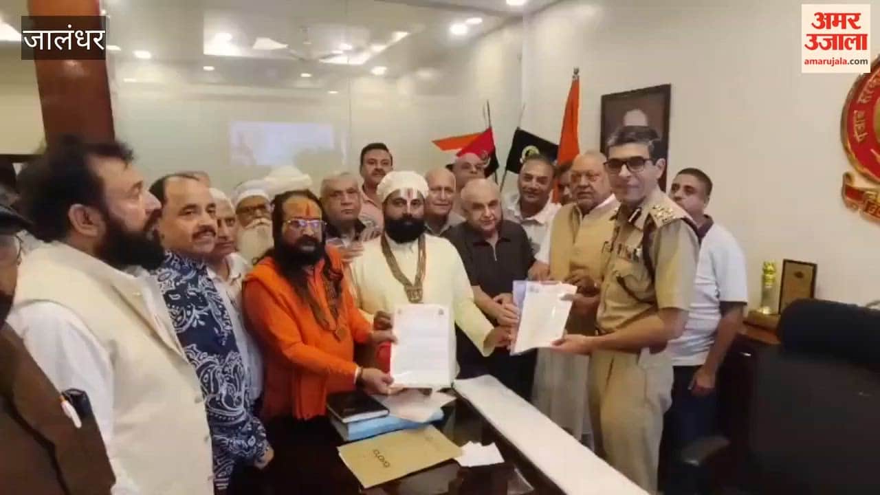 The saint community expressed outrage over the stone-pelting at Devi Talab Temple during the 'Shukrana Yatra' led by the North in-charge and submitted a complaint to the Police Commissioner