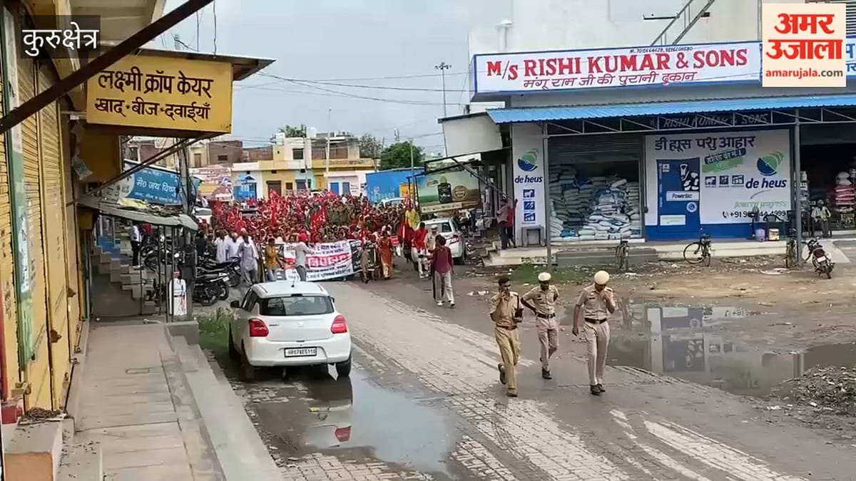 शहर में पाँच हज़ार से ज़्यादा मिडडे मिल वर्कर पहुची डीसी