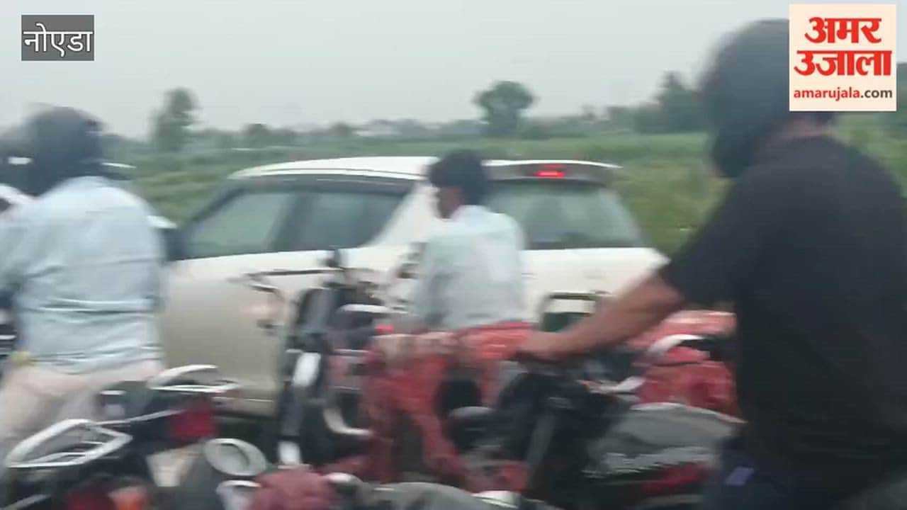 Accident in Greater Noida Auto-rickshaw carrying passengers falls into canal
