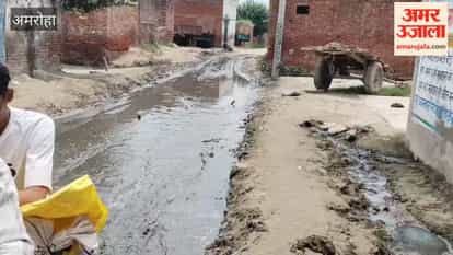Mud on an 80-meter-long road is blocking the path for five villages.