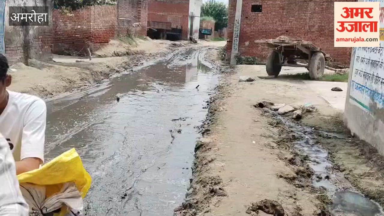 Mud on an 80-meter-long road is blocking the path for five villages.