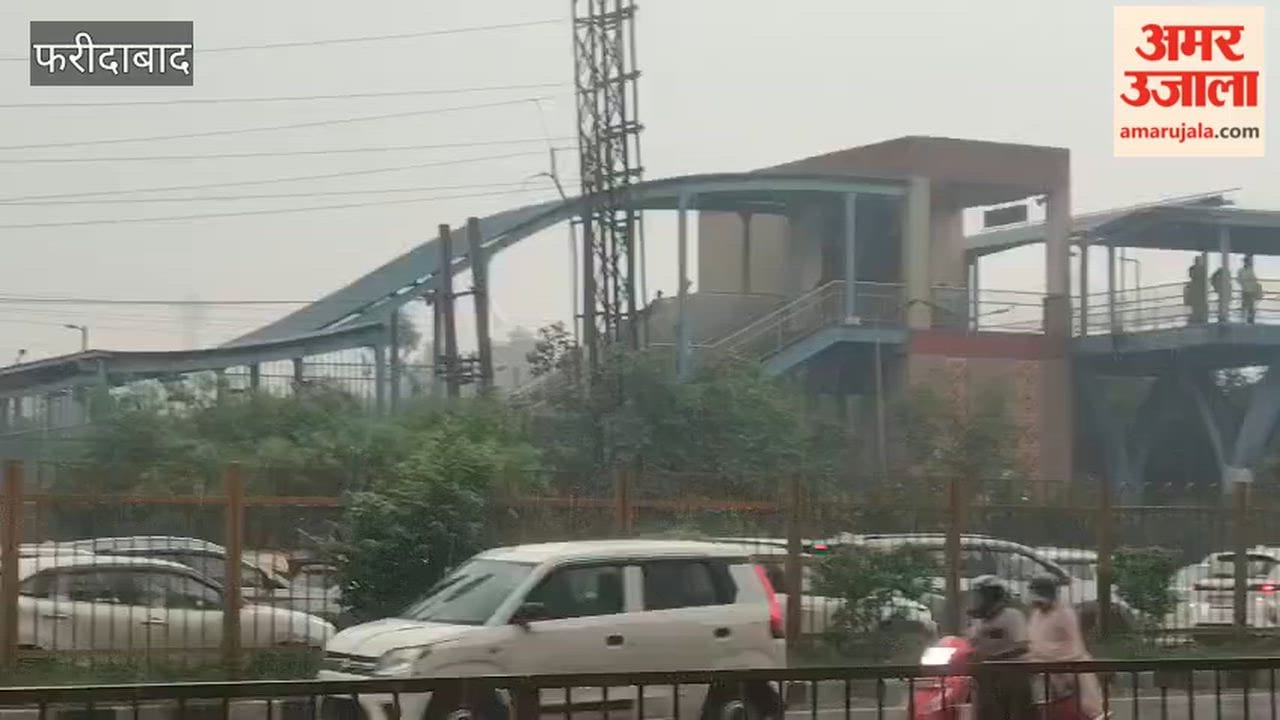 Traffic jam on Delhi-Mathura Road due to heavy morning rain