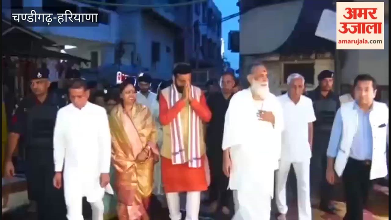 CM Nayab Saini, accompanied by his family, offered prayers at the Banke Bihari Temple in Vrindavan.