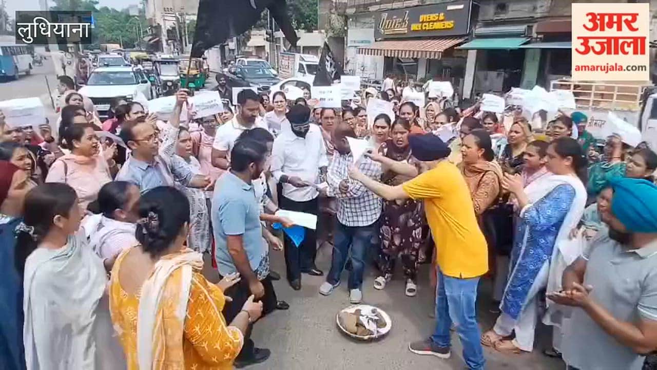 Community Health Officers (CHOs) staged a protest at Old Kacheri Chowk in Ludhiana.
