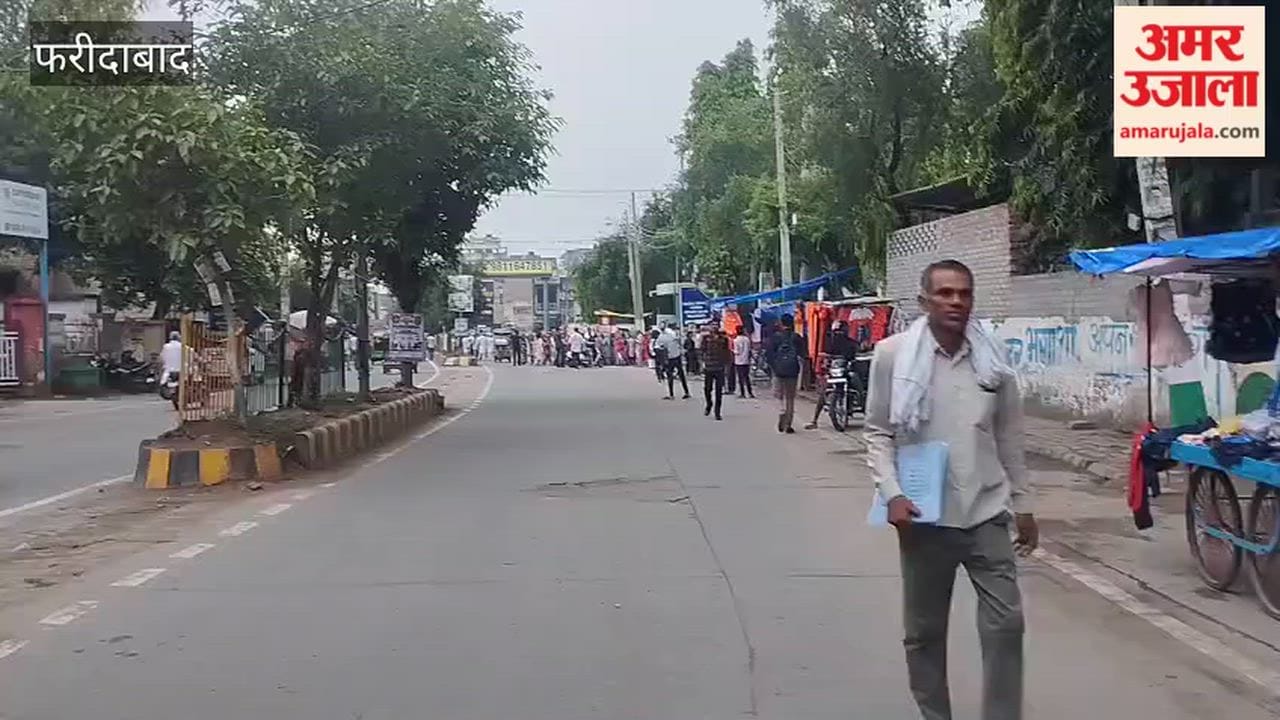 People took to the streets in support of Faridabad councilors Pawan Yadav and Deepak Yadav