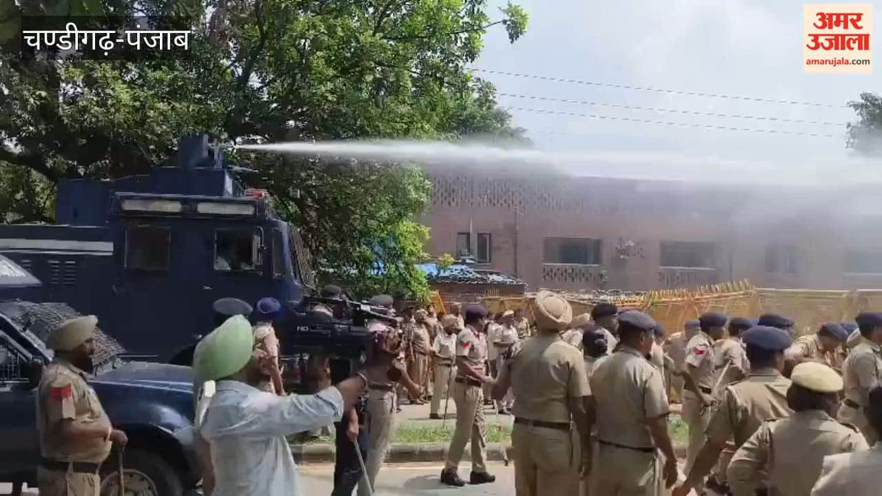 ABVP protests against paper leak.