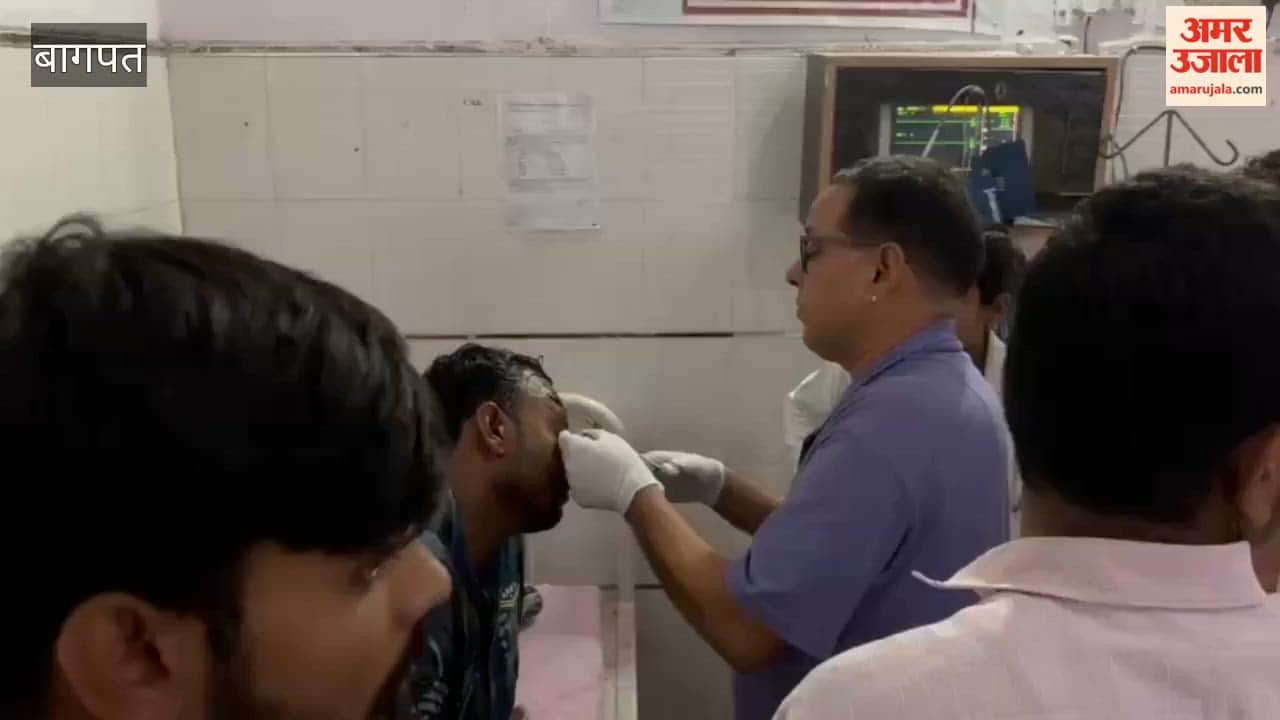 Baghpat: Confectioners clash over workers; father and son have boiling *rasgulla* syrup thrown at them and suffer head injuries.
