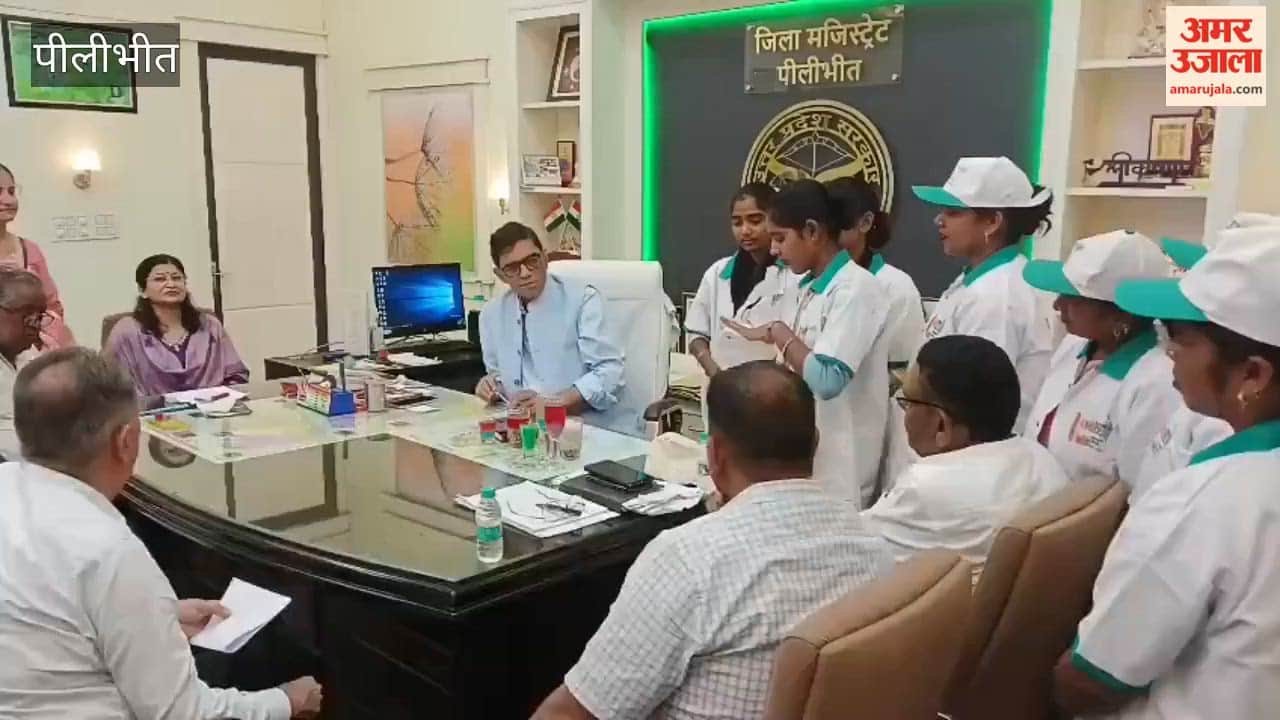 30 women were given training in candle making in Pilibhit