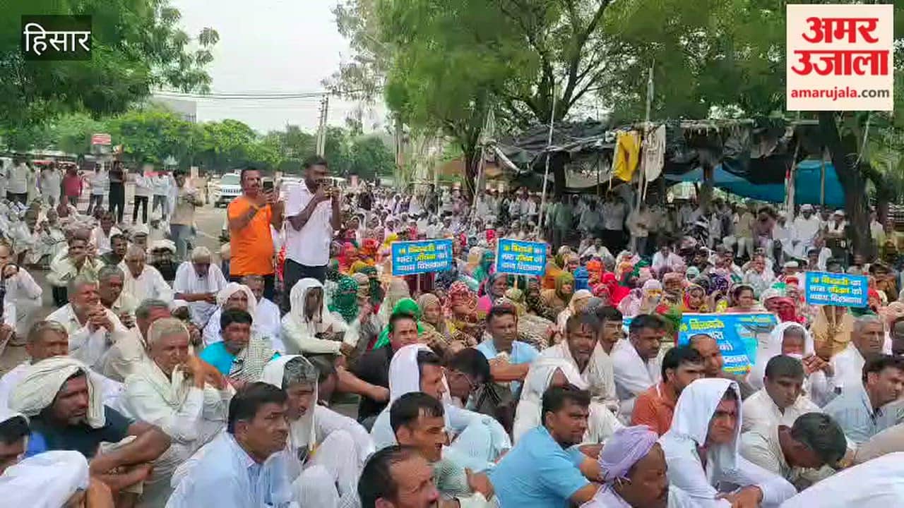 Family members and villagers laid siege to the SP office in Hisar over the murder of a dairy operator.