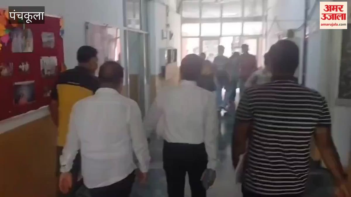 पंचकूला राजकीय महाविद्यालय में शिक्षा मंत्री महीपाल ढांडा का औचक निरीक्षण