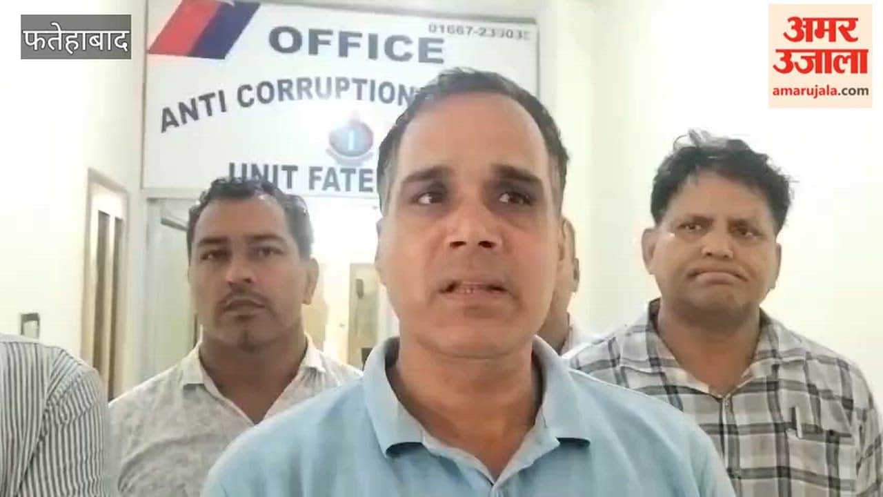 Middleman arrested in Tohana, Fatehabad, while accepting ₹50,000 to hush up a drug case; deal struck for ₹5 lakh; SHO under investigation.