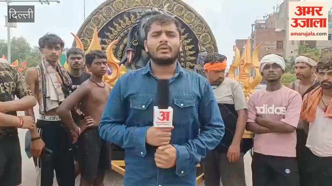 Adiyogi-themed Kanwar tableau in East Delhi