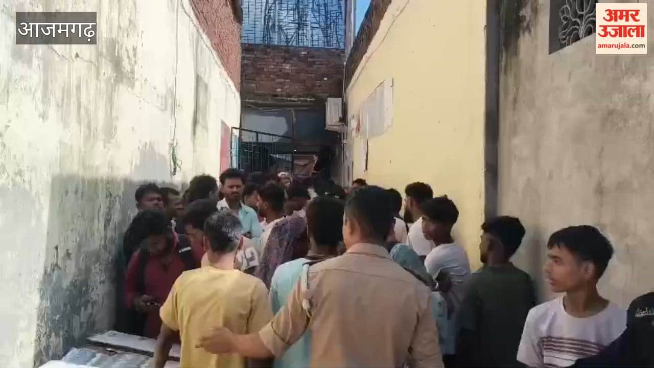 Lover climbs mobile tower in Azamgarh, insisting on marrying his girlfriend
