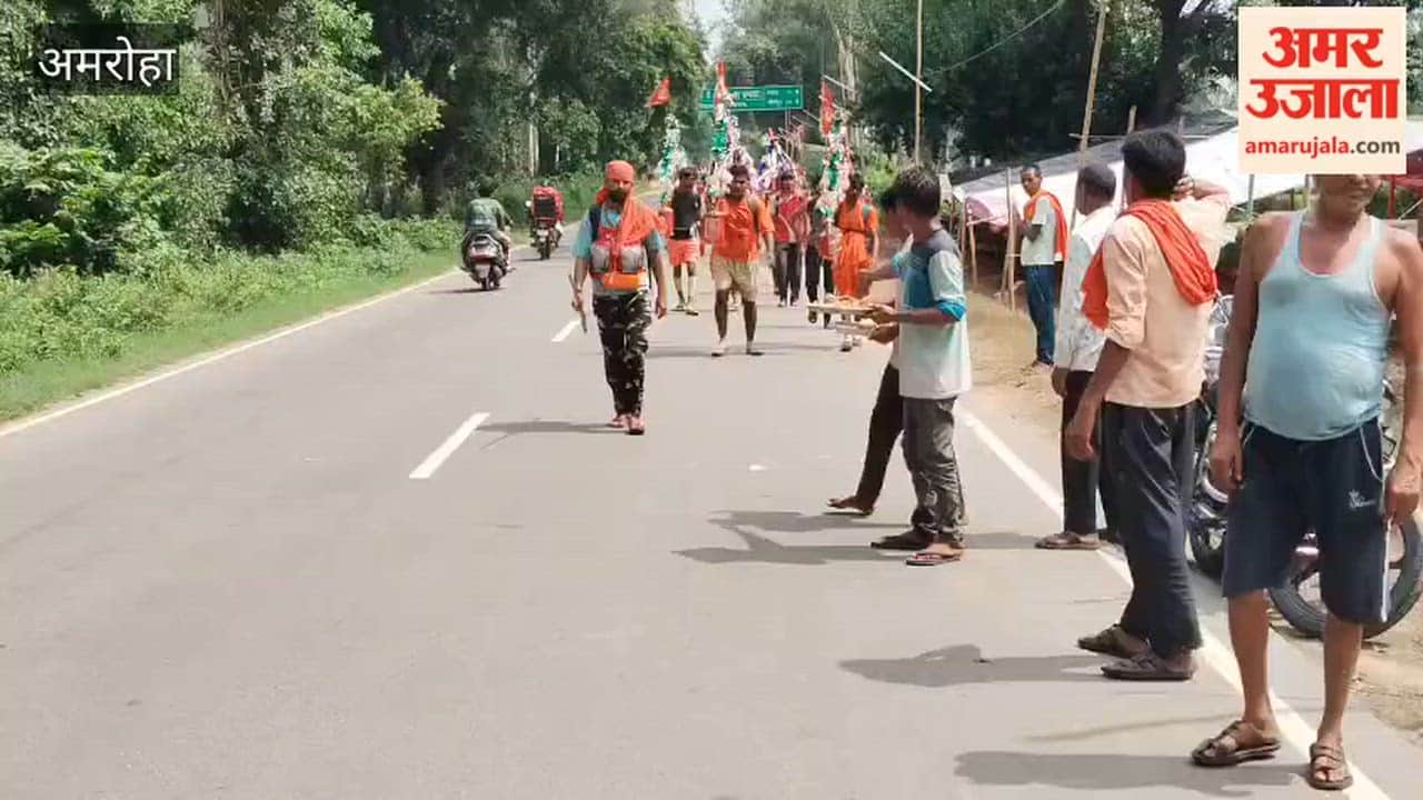 Rajkumar, Khemchand, and Umesh have been setting up camps for Kanwariyas for 20 years.