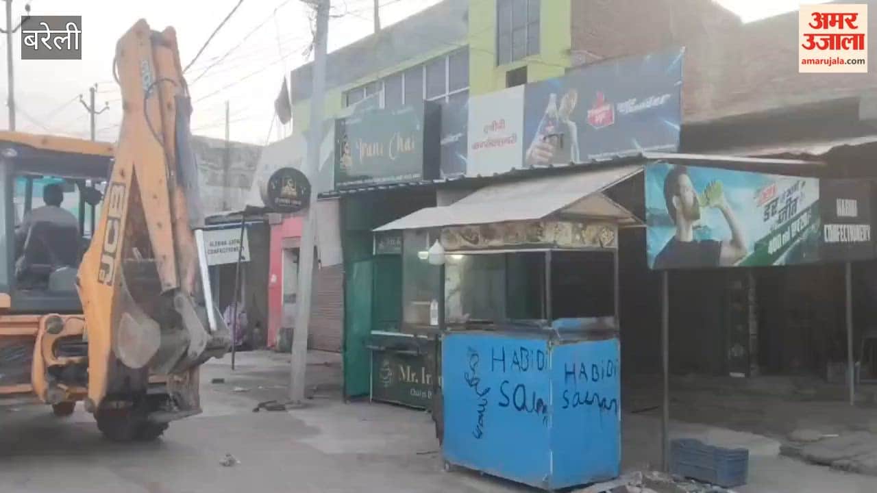 Three accused arrested for selling chicken pakoras in Baheri