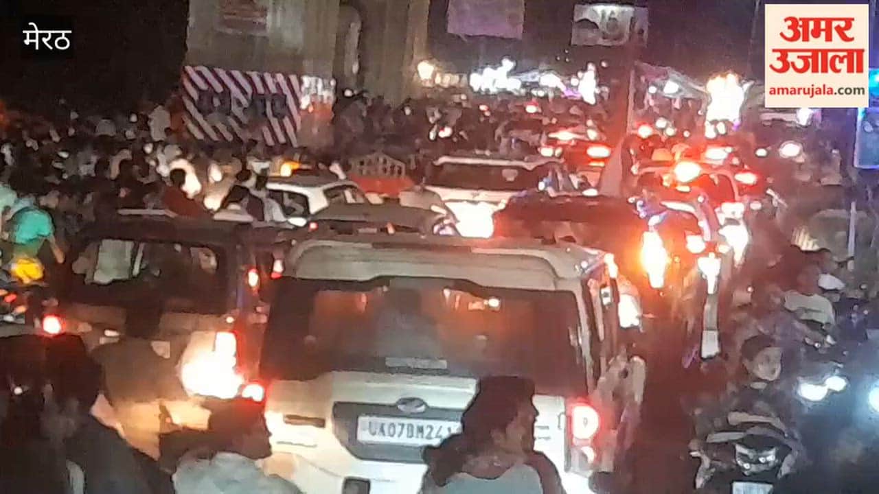 Meerut: Traffic jam from Daurala to Partapur; motorists left stranded.