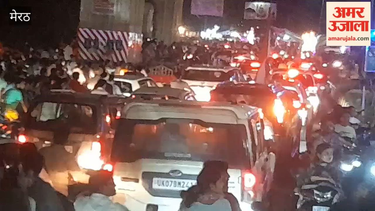 Meerut: Traffic jam from Daurala to Partapur; motorists left stranded.