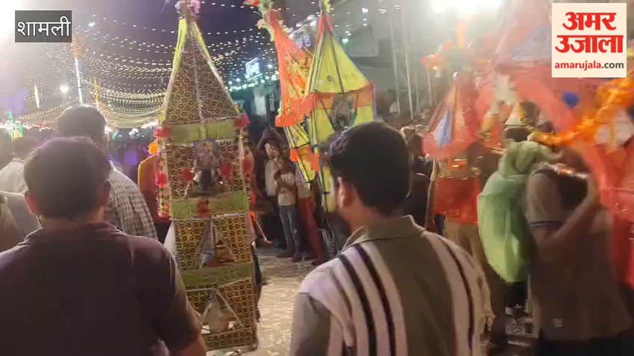 Shamli: People took to the streets to welcome Shiva devotees and extended a warm reception.