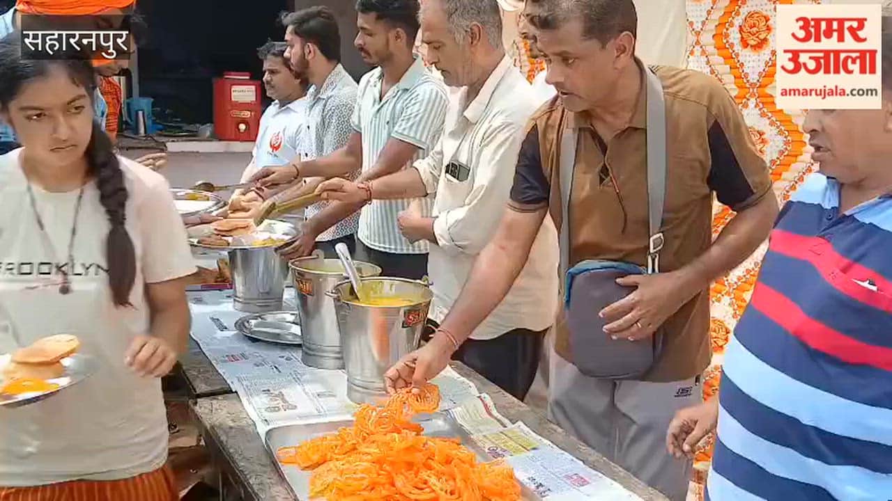 Saharanpur: Kanwariyas are consuming milk, ghevar, jalebi, and pani-batashe for breakfast, and sabzi-poori for lunch.